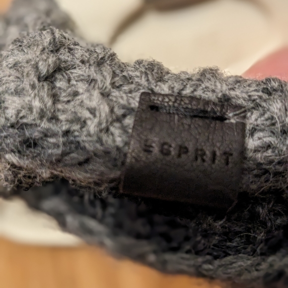 Esprit Circle Scarf - Picture 4 of 4